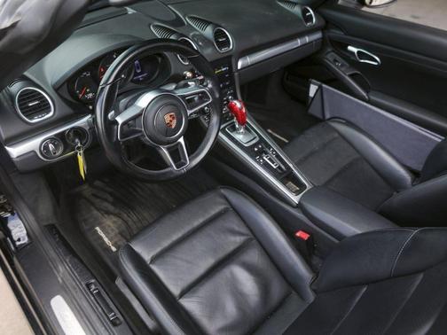Jet Black Metallic 2017 Porsche 718 Boxster Base