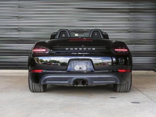 Jet Black Metallic 2017 Porsche 718 Boxster Base