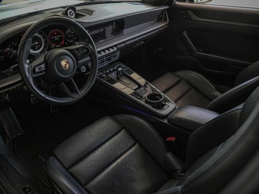 2022 Porsche 911 Carrera