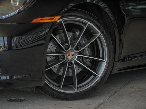 2022 Porsche 911 Carrera