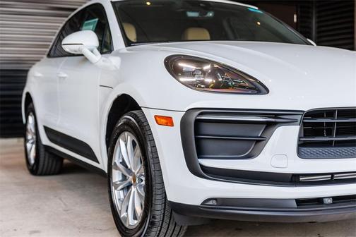 2025 Porsche Macan