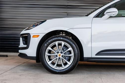 2025 Porsche Macan