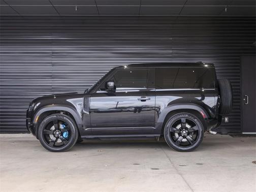 2022 Land Rover Defender 90 V8