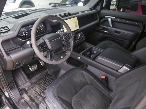 2022 Land Rover Defender 90 V8