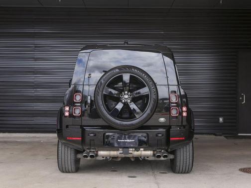 Santorini Black 2022 Land Rover Defender 90 V8