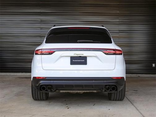 2023 Porsche Cayenne Platinum Edition