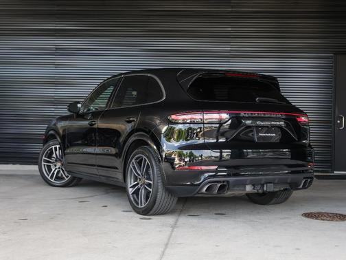 2021 Porsche Cayenne Turbo