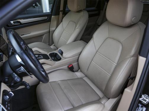 2022 Porsche Cayenne S Platinum Edition