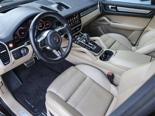 2022 Porsche Cayenne S Platinum Edition