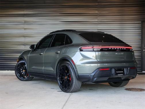 2025 Porsche Macan 4S