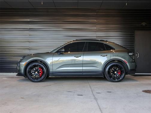 2025 Porsche Macan 4S