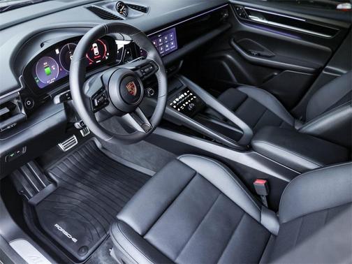 2025 Porsche Macan 4S