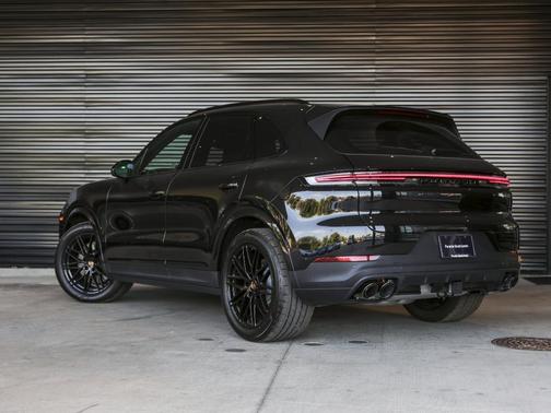 2026 Porsche Cayenne Base