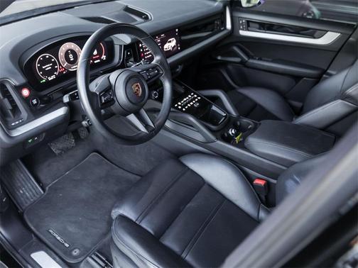 2024 Porsche Cayenne Base