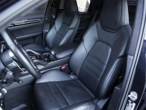 2022 Porsche Cayenne GTS