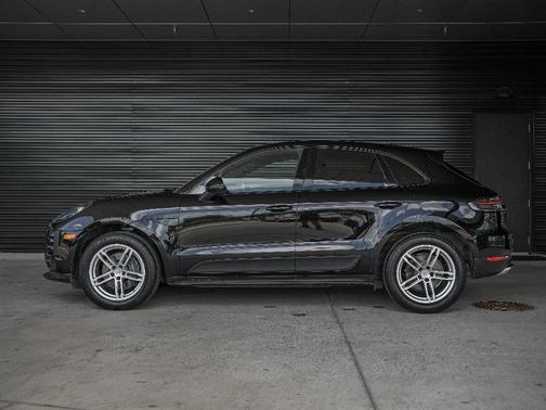 2021 Porsche Macan Base
