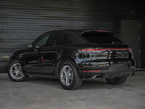 2021 Porsche Macan Base