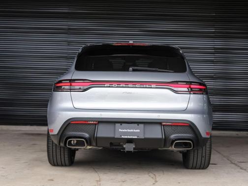 Dolomite Silver Metallic 2025 Porsche Macan T