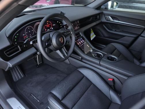 2025 Porsche Taycan 4