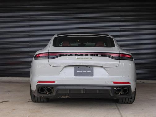2023 Porsche Panamera 4