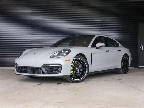 2023 Porsche Panamera 4