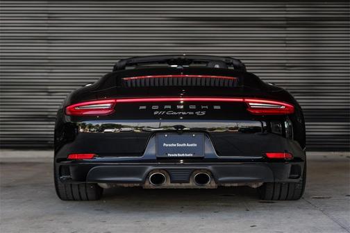 2017 Porsche 911 Carrera 4S