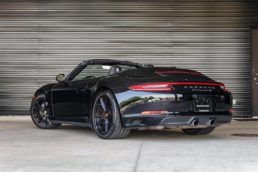 2017 Porsche 911 Carrera 4S