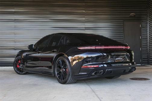 2025 Porsche Panamera GTS