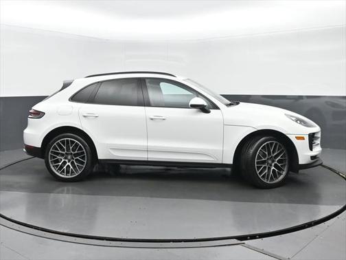 2020 Porsche Macan Base