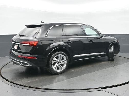 2021 Audi Q7 45 Premium Plus