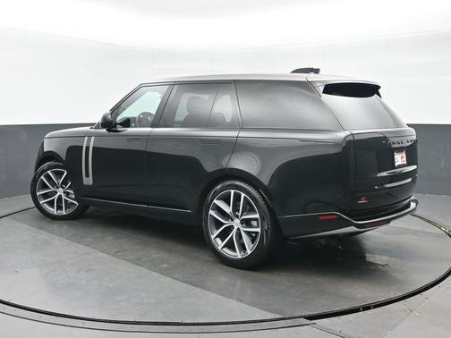 2024 Land Rover Range Rover P530 SE