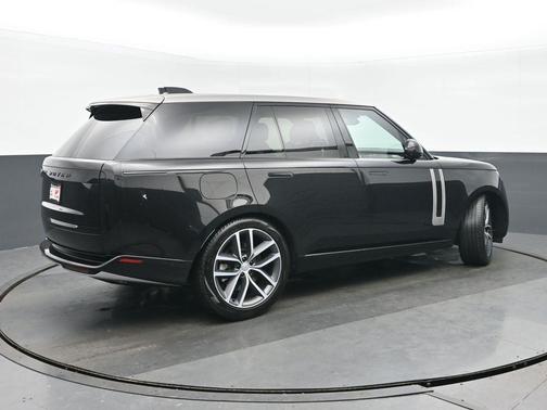 2024 Land Rover Range Rover P530 SE
