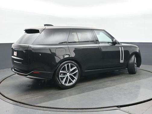 2024 Land Rover Range Rover P530 SE