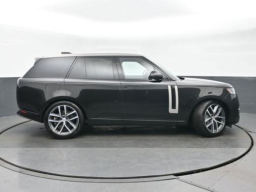 2024 Land Rover Range Rover P530 SE