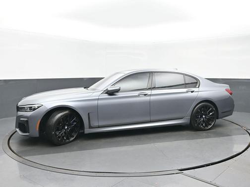 2022 BMW M760 xDrive