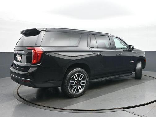 2023 GMC Yukon XL 4WD AT4