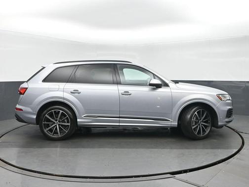 Silver Metallic 2021 Audi Q7 55 Premium Plus