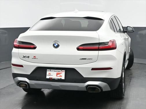2022 BMW X4 xDrive30i