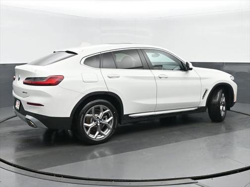 2022 BMW X4 xDrive30i