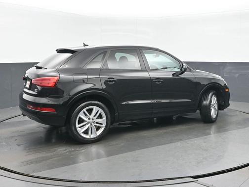 Black 2017 Audi Q3 2.0T Premium
