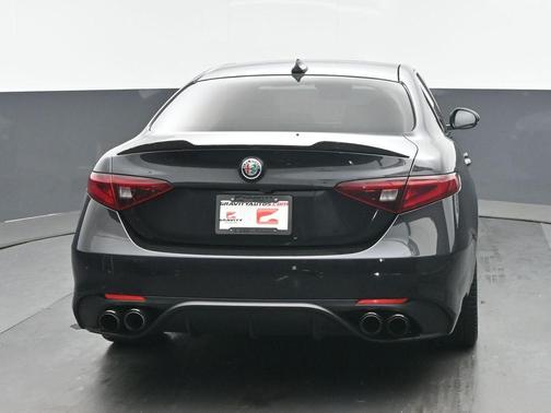 Vulcano Black Metallic 2021 Alfa Romeo Giulia Ti