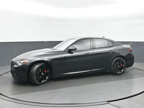 Vulcano Black Metallic 2021 Alfa Romeo Giulia Ti