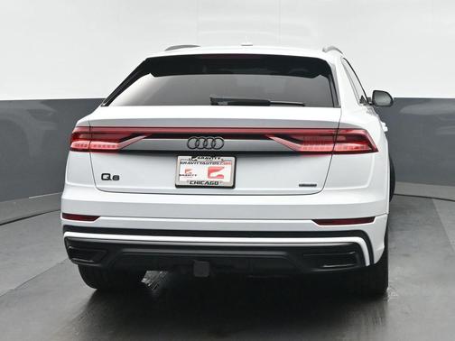 Glacier White Metallic 2023 Audi Q8 55 Prestige