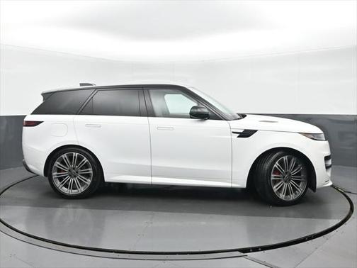 2024 Land Rover Range Rover Sport SE
