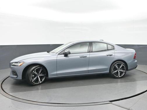 Gray 2024 Volvo S60 B5 Core Dark Theme
