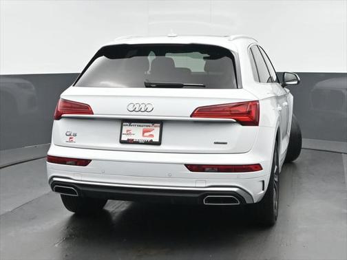 2022 Audi Q5 45 S line Premium Plus