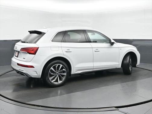 2022 Audi Q5 45 S line Premium Plus