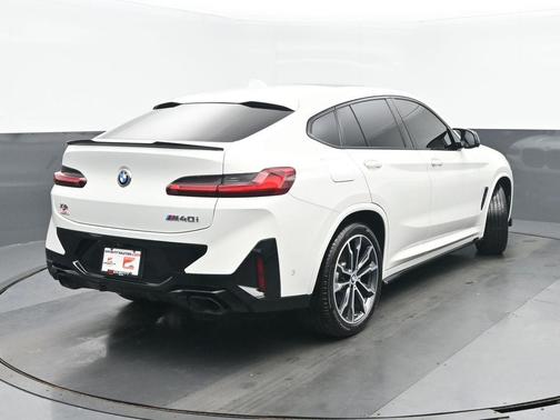 2022 BMW X4 M40i