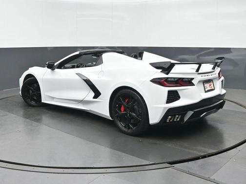 Arctic White 2021 Chevrolet Corvette Stingray w/3LT