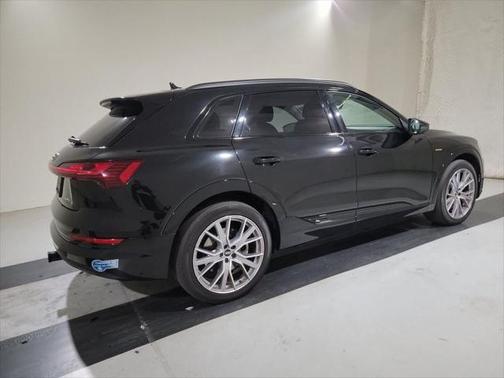 2021 Audi e-tron Prestige